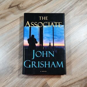 🔺️NWOT The Associate by John Grisham Hardcover